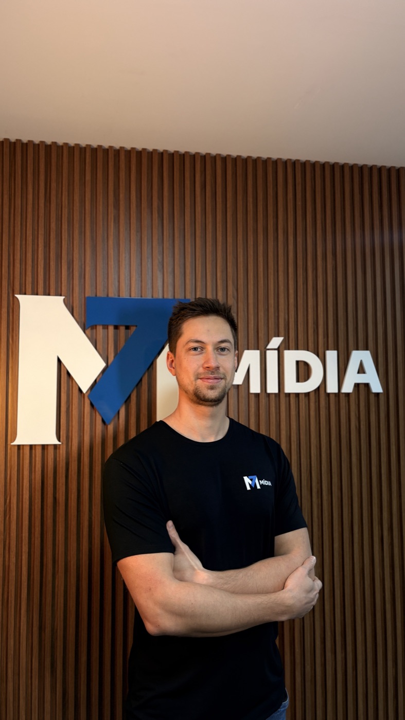 Marcos, CEO e fundador da M7 Mídia